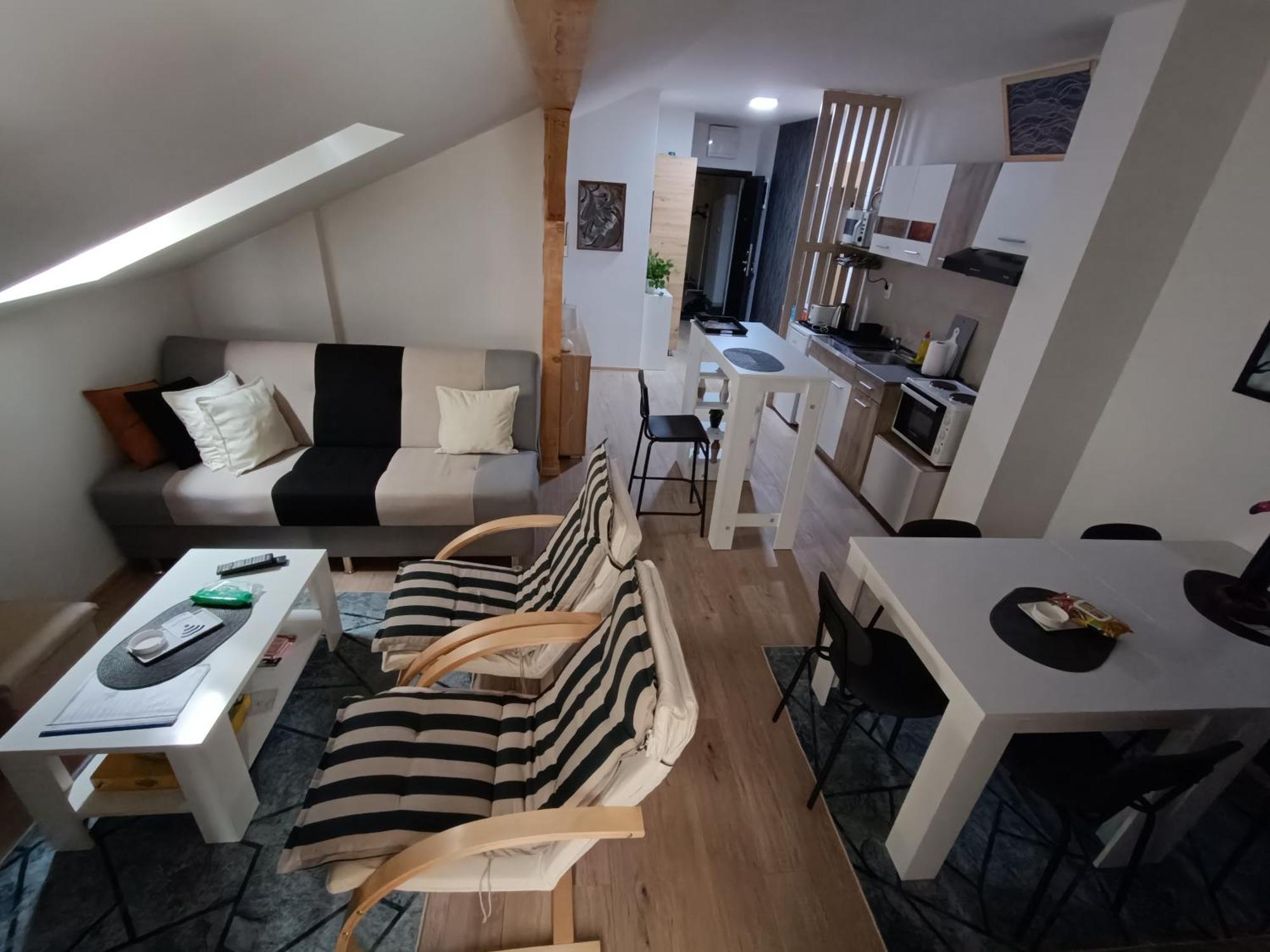 Apartmani S - Dsn Kraljevo Oda fotoğraf